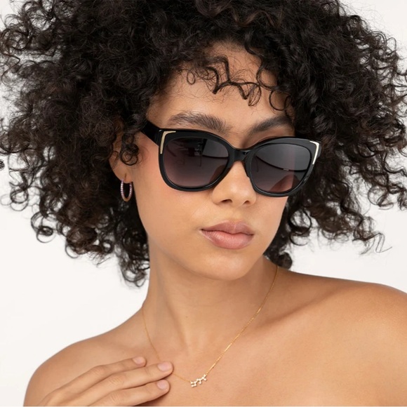 Coluri Monroe Oversized Black Cat-Eye Sunglasses
